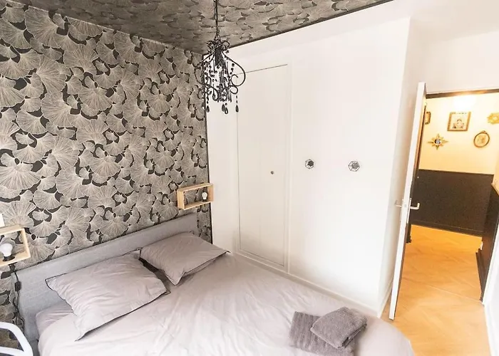 Le Cabinet De Curiosite - La Bonne Marienne